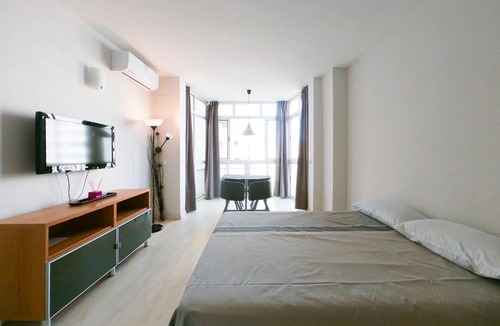 Torremolinos City Centre Apartment | Estudio Centrico 9