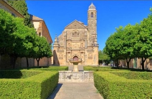Ubeda Apartment | Excellent location to all historic building and monuments in Ubeda