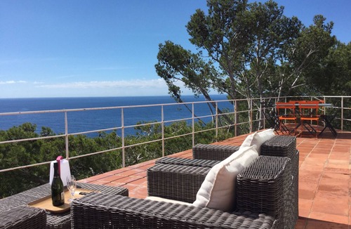 Tamariu Villa | Exceptional sea views, private pool and coves on foot in Tamariu