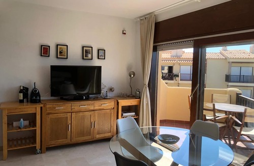 L'Escala Apartment | Exclusif appart piscine en 1 ligne du mer, avec vues au Golfe d Roses & Pyrénées