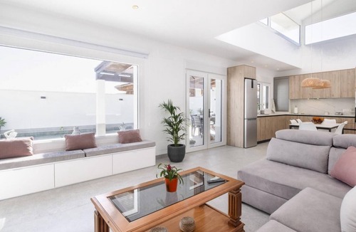 Durcal Villa | Exclusive home with pool, hydromassage and bbq