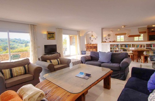 El Paraiso Ski Chalet | Exclusive Villa with Heated Pool