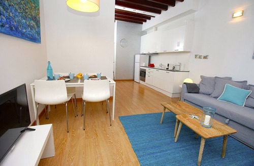 La Missio Apartment | Fabulous Apartment in the City Center with Wifi, AC, Balcony, Fully Equipped
