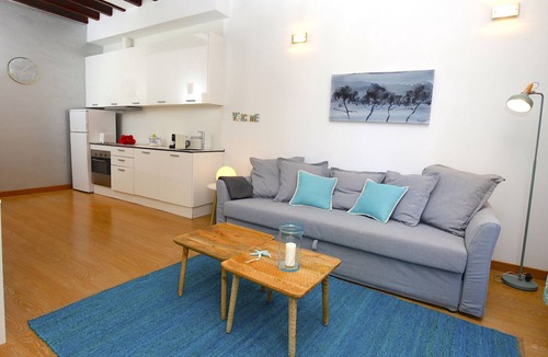 La Missio Apartment | Fabulous Apartment in the City Center with Wifi, AC, Balcony, Fully Equipped