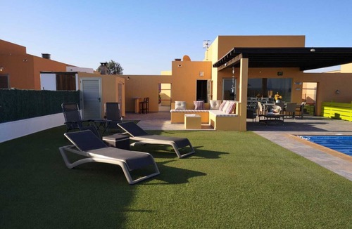 Costa de Antigua Villa | Fabulous! Golf and Sea Views Climatized pool. Wifi. BBQ Caleta de Fuste.