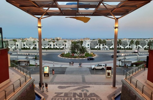 La Zenia House | Fabulous Holiday Townhouse poolside 800Mtr. to the beach fully air-conditioned
