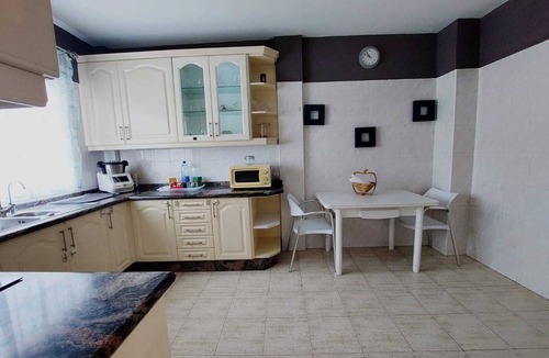 San Isidro House | Family House Tenerife South - Playground for children - Terrace with barbecue - Wi-Fi