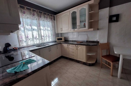 San Isidro House | Family House Tenerife South - Playground for children - Terrace with barbecue - Wi-Fi