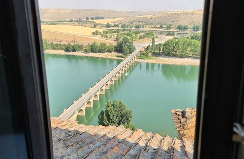 Maderuelo Cottage | Family house with views of the Linares reservoir