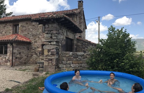 Valberzoso Cottage | Fantastic rural house "La Hornera de la Abuela"