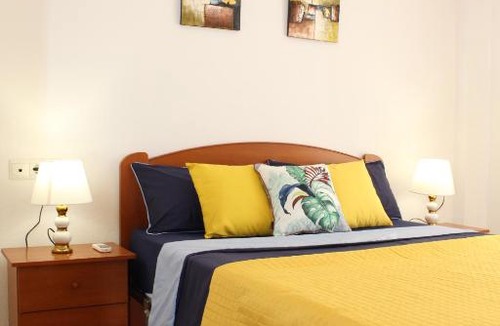 Roquetas de Mar Apartment | Fantastico apartamento en el centro de Roquetas, 300Mb Optic Fiber high speed internet, Smart tv