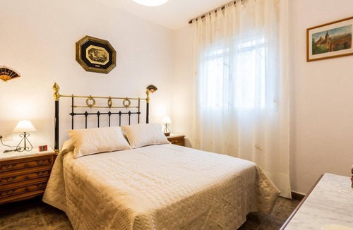 Durcal House | Farmhouse with garden, pool and barbecue