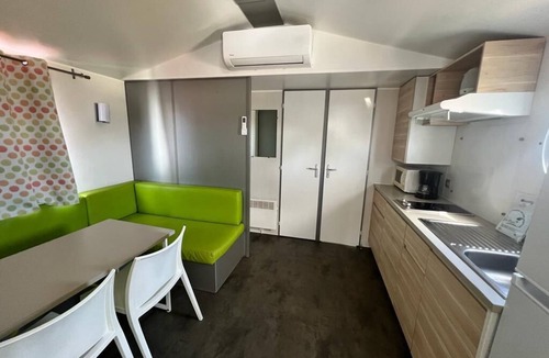 Malgrat de Mar House | Feriendorf Els Pins Mobilehome Premium 2AC für 6 Personen