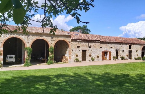 Calmont House | Ferme de caractère - En Pascot - Jardin arboré, billard - Appartement ou studio