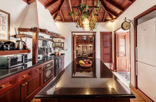 El Paso Villa | Finca Esperanza - Luxury finca with private pool, whirlpool, sauna and own bodega
