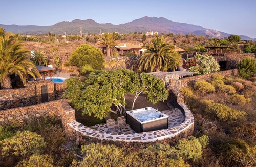 El Paso Villa | Finca Esperanza - Luxury finca with private pool, whirlpool, sauna and own bodega