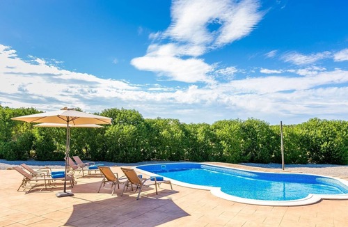 Capdepera Villa | Finca Llonguet with Mountain View, Pool & Wi-Fi
