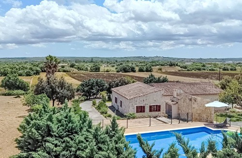 Maria de la Salut House | Finca mit großem eingezäunten Pool und Klimaanlage. by Interhome