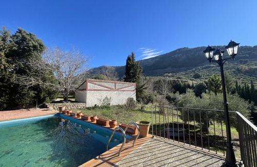 Valdepenas de Jaen Cottage | Finca Rural La Calderera con 10.000 Metros Cuadrados en Plena Sierra Sur