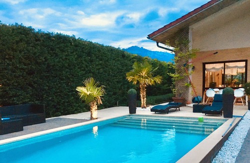 Laguardia House | Four Bedroom Chalet with Private Pool in the Heart of Rioja Alavesa