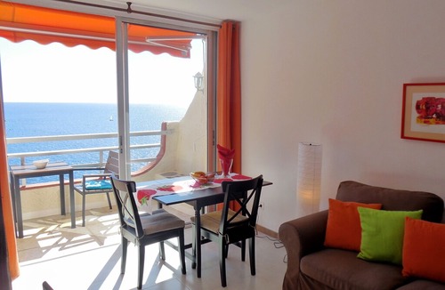 Tabaiba Apartment | Free views over the Atlantic Ocean, front line of the sea, renovated, wifi