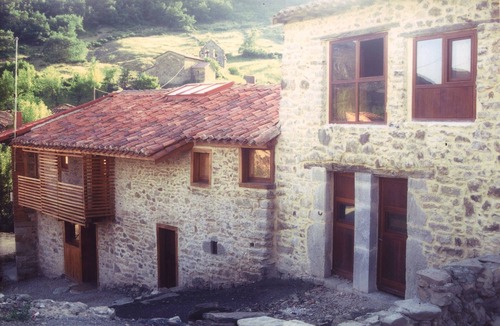 Cuevas de Vinayo Cottage | full house for 4 people