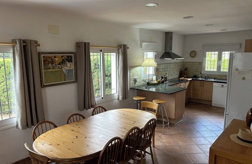 Calonge Villa | Fully Air Conditioned 4 double Bedroom Family Villa with Swimming Pool/Gardens
