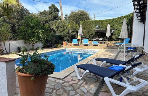 Calonge Villa | Fully Air Conditioned 4 double Bedroom Family Villa with Swimming Pool/Gardens