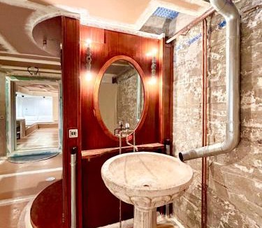 Pradolongo Apartment | Galería de arte madrid