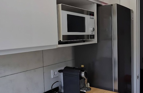 El Mas Bosca Apartment | Garden-Level Apartment in Roses with Terrace and Wi-Fi