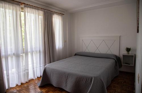 Ribadavia House | Garden Lodge Hostal Evencio