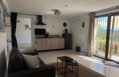 Calig Apartment | Garden Suite Vila Girasoles