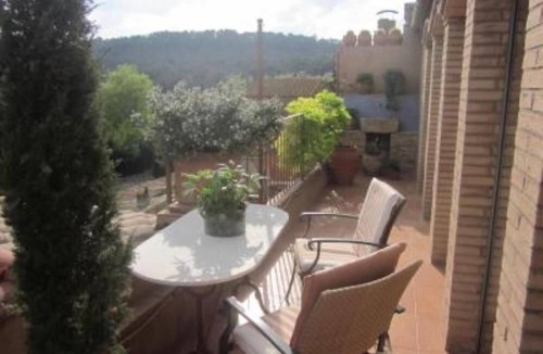 Peratallada Apartment | generous, comfortable roof app. with a dream view