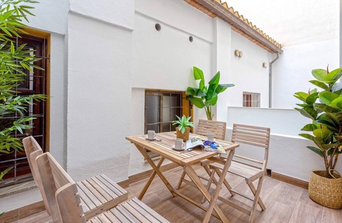 Central District Apartment | Genteel Home Catedral 201