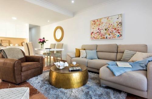 Central District Apartment | Genteel Home Gran Capitan Terrace