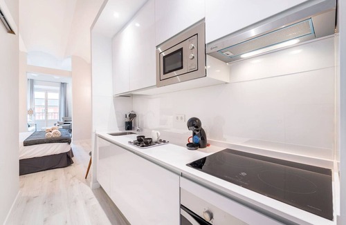 Sol Apartment | Genteel Home Plaza Mayor III