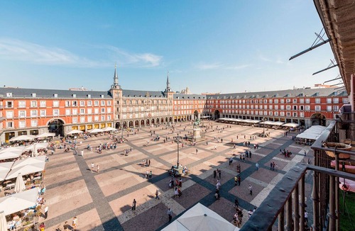 Sol Apartment | Genteel Home Plaza Mayor III