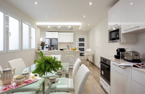 Granada City Center Apartment | Genteel Home Recogidas