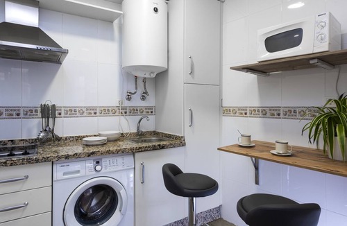 Central District Apartment | Genteel Home Reyes Catolicos