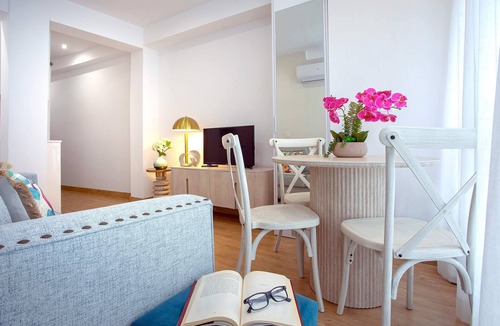 Granada City Center Apartment | Genteel Home Santo Cristo I