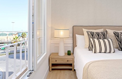 Ensanche Centro Apartment | Genteel Home Soho - Three Bedroom Apartment, Sleeps 4