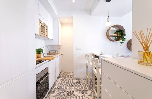 Central District Apartment | Genteel Home Zacatin 303