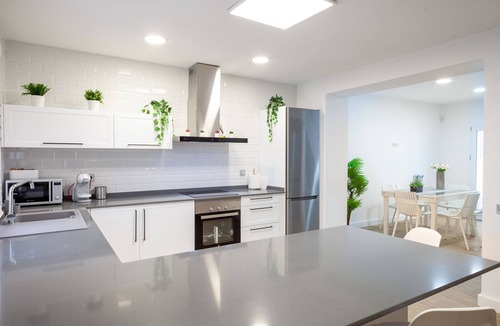 Bullas Cottage | Gite Bullas, 5 bedrooms, 10 persons