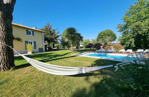 Thorigne Cottage | Gîte du Ruban Vert with private swimming pool