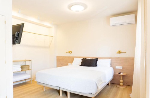 Poligono Alameda Apartment | Glamour Essence Blanco Coris