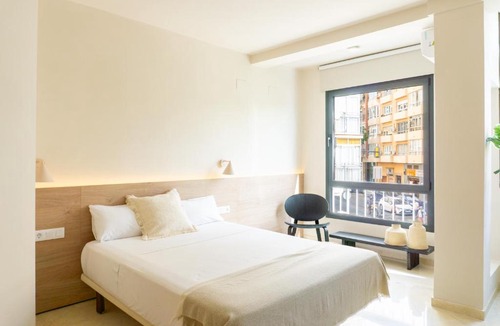 Poligono Alameda Apartment | Glamour Essence Blanco Coris