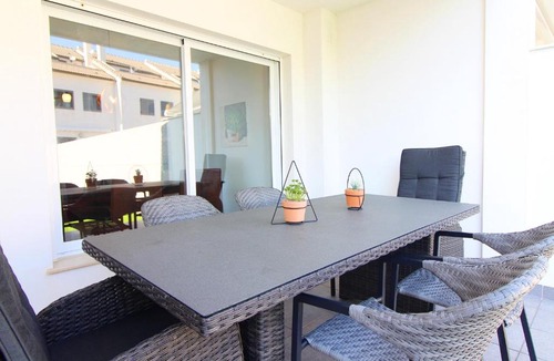Almarda House | Global Properties, Bonito adosado con jardin en la playa de Almarda