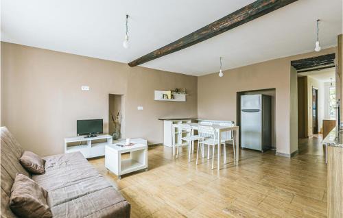 O Savinao House | Gorgeous Home In Galicia