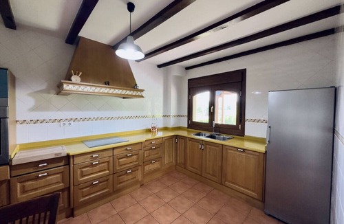 Guemes House | Gran villa con jardín - Villa El Quejigal 13800