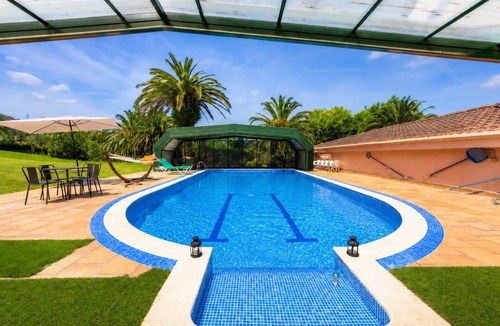 Berreaga-Mendi Villa | Green Suite at Basquepalace